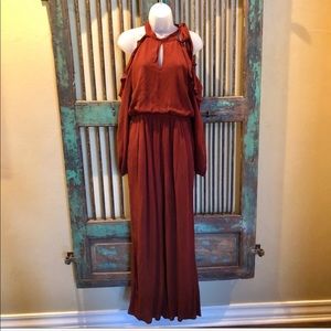 NWT Chelsea & Violet S cold shoulder jumper